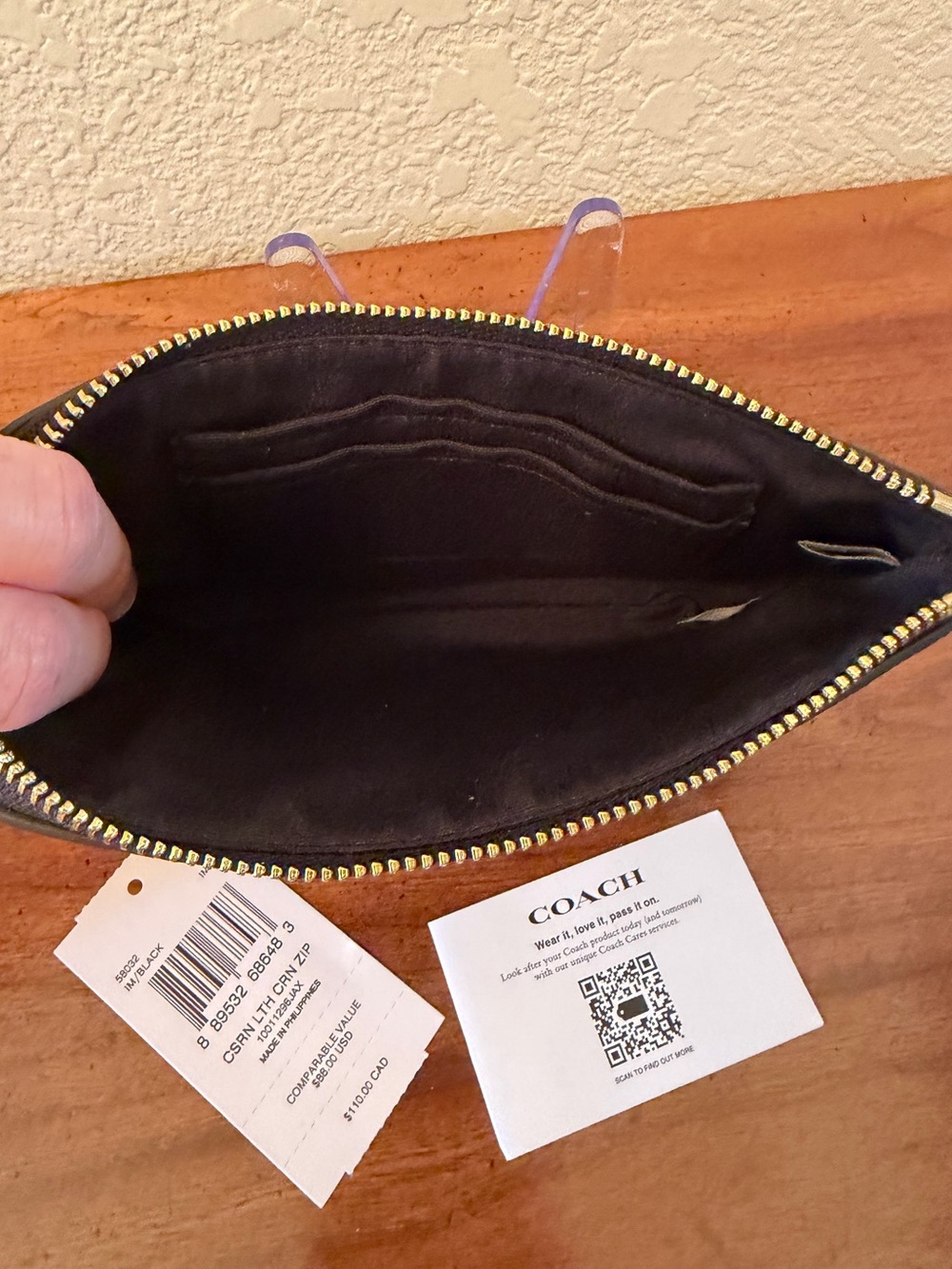 Coach Corner Zip Wristlet Black Crossgrain Leather with Gold Hardware, NWT, $88 - Picture 5 of 14